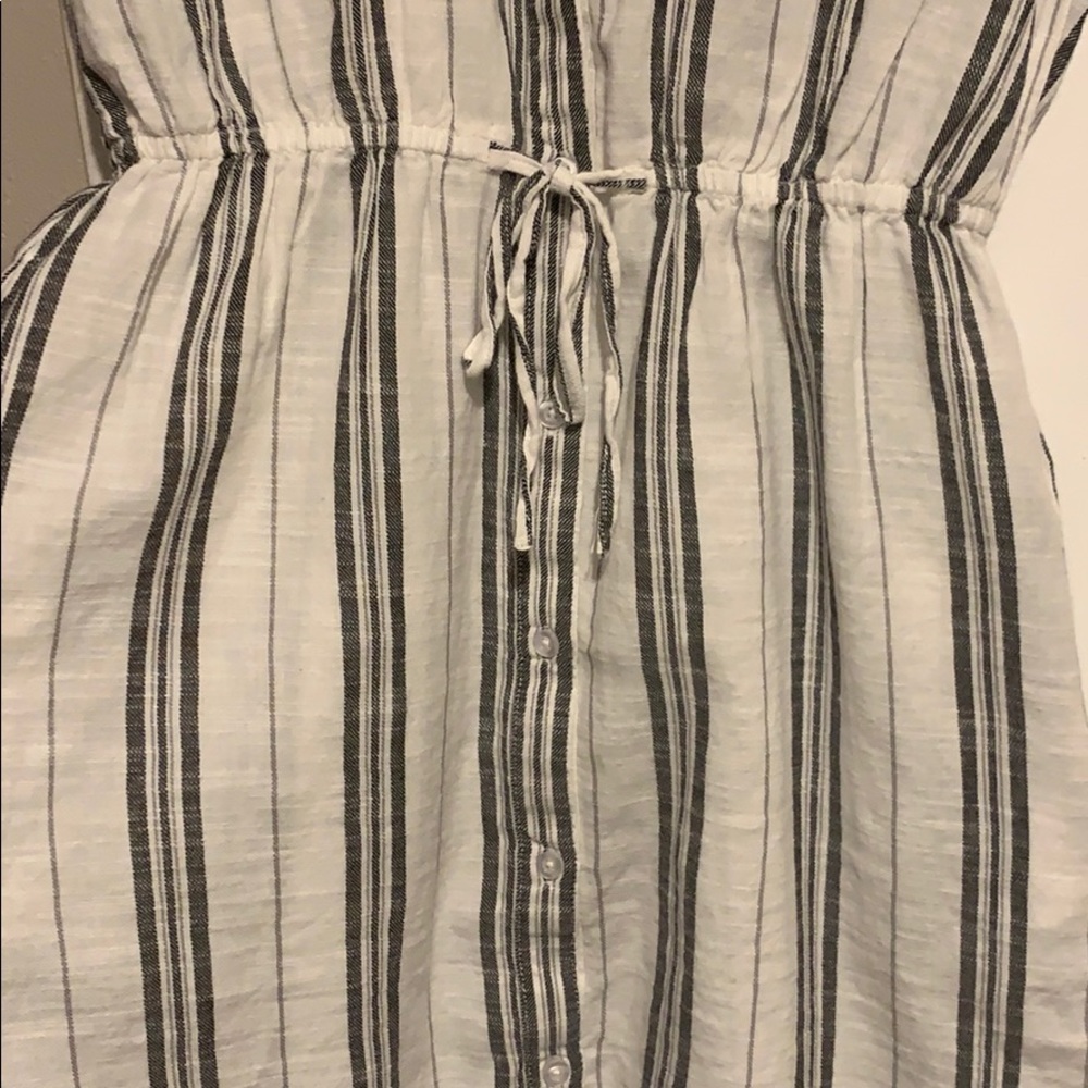 Beautiful striped dress - Picture 3 of 7